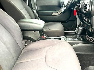 2013 Jeep Wrangler Unlimited 4WD 4dr Sport