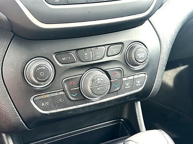 2023 Jeep Cherokee Altitude Lux 4x4