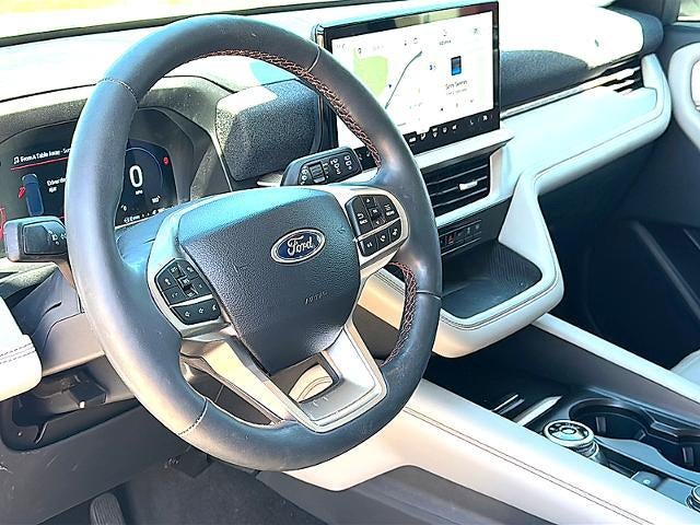 2025 Ford Explorer Active RWD