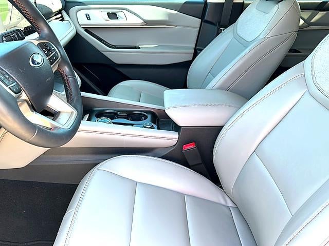 2025 Ford Explorer Active RWD
