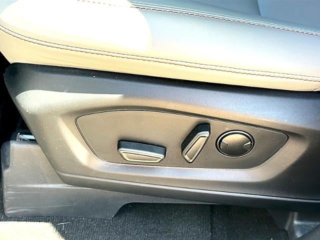 2025 Ford Explorer Active RWD