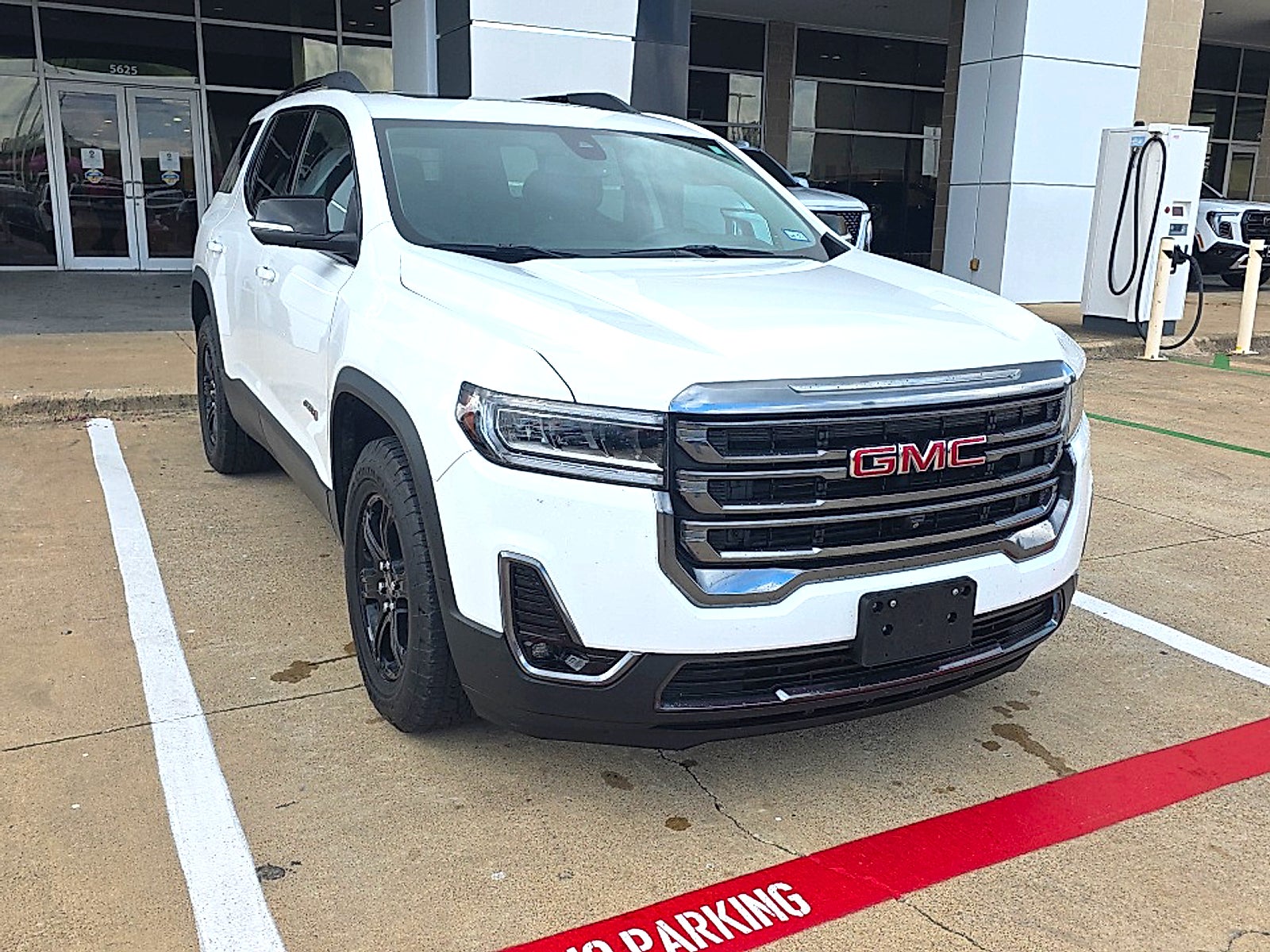 2023 GMC Acadia AWD AT4