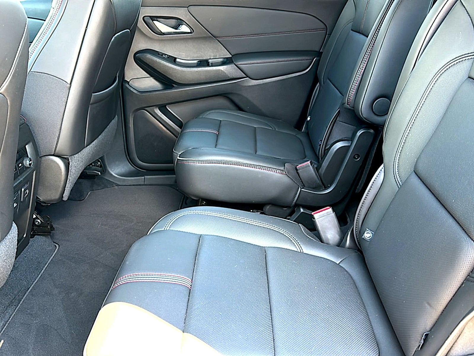 2023 Chevrolet Traverse FWD RS