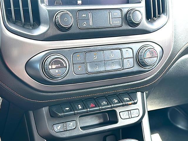 2022 GMC Canyon Crew Cab Short Box 4-Wheel Drive AT4 w/Leather