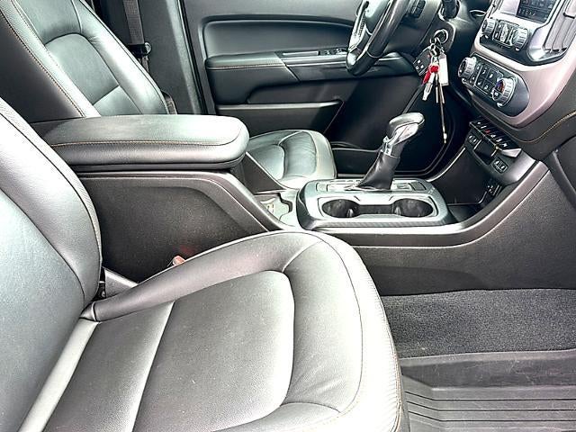 2022 GMC Canyon Crew Cab Short Box 4-Wheel Drive AT4 w/Leather