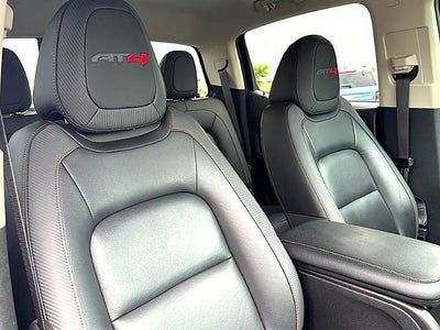 2022 GMC Canyon Crew Cab Short Box 4-Wheel Drive AT4 w/Leather