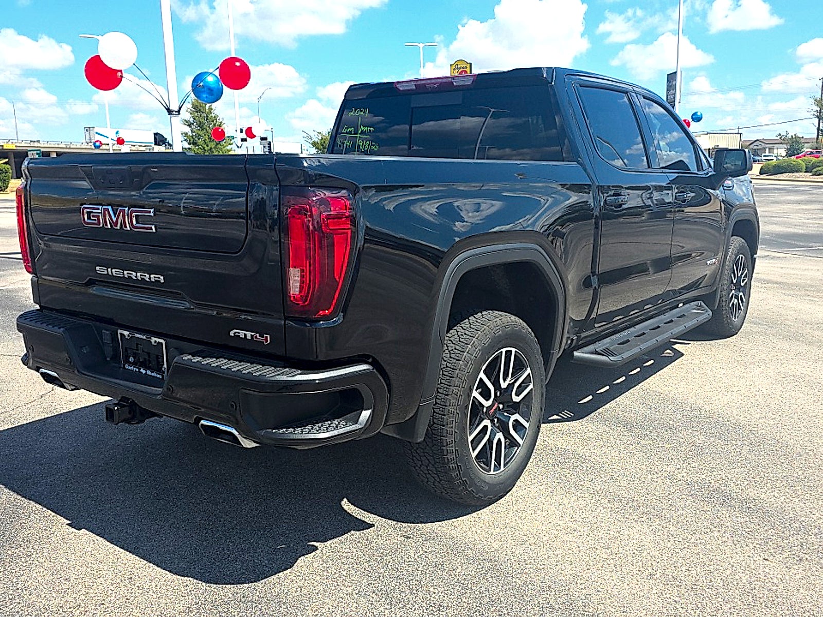 2024 GMC Sierra 1500 4WD Crew Cab Short Box AT4