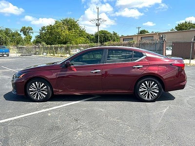 2024 Nissan Altima 2.5 SV Sedan