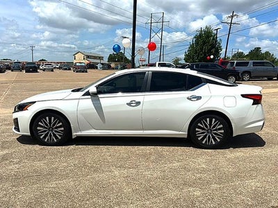 2024 Nissan Altima 2.5 SV Sedan