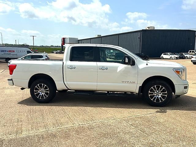 2021 Nissan Titan 4x4 Crew Cab SV