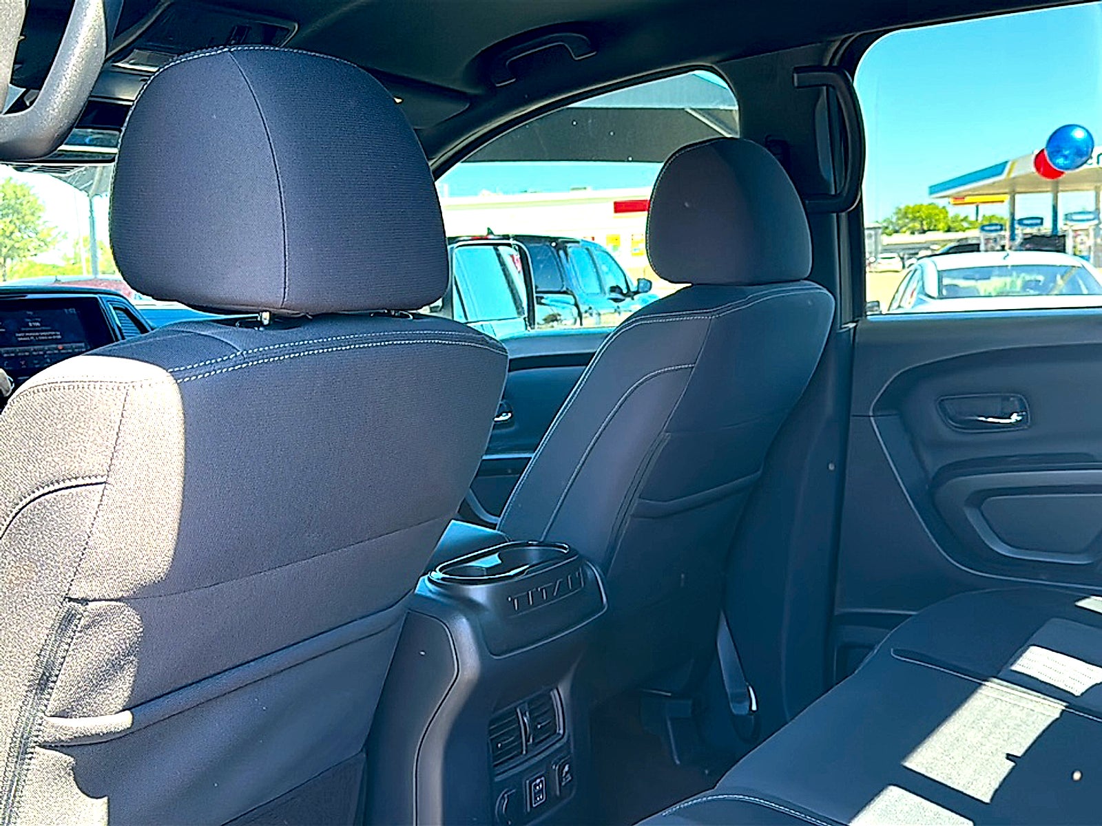 2023 Nissan TITAN Crew Cab SV 4x2