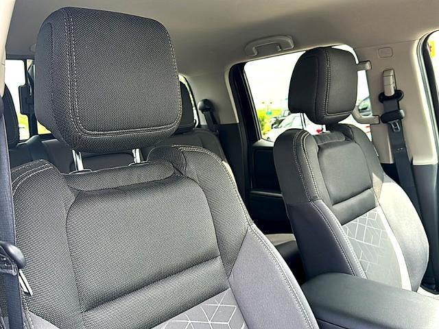 2025 Nissan Frontier Crew Cab 4x2 SV
