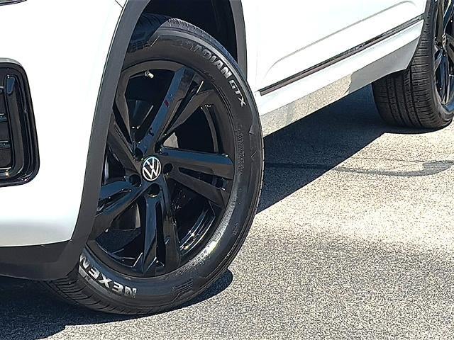 2025 Volkswagen Atlas Cross Sport 2.0T SEL R-Line Black 4MOTION