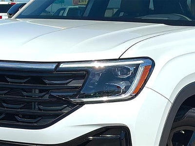 2025 Volkswagen Atlas Cross Sport 2.0T SEL R-Line Black 4MOTION