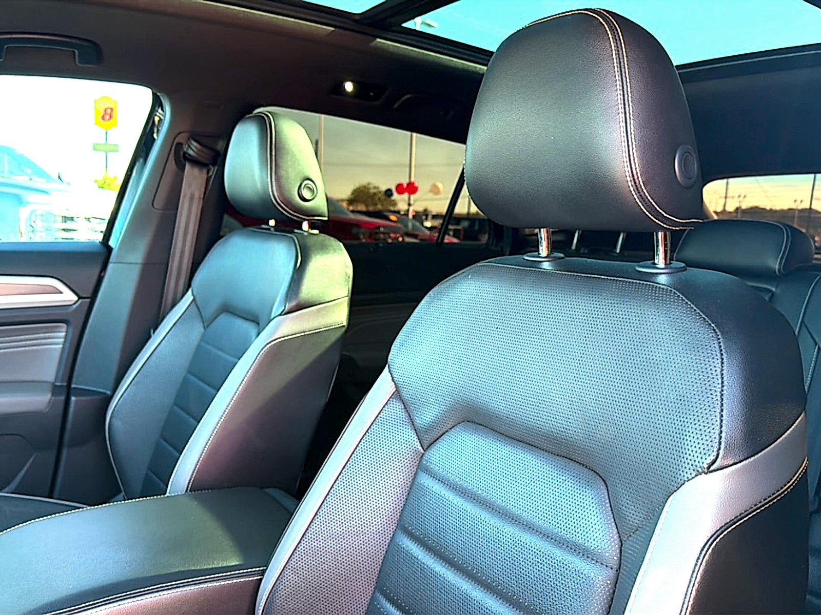 2022 Volkswagen Atlas Cross Sport 3.6L V6 SEL Premium R-Line