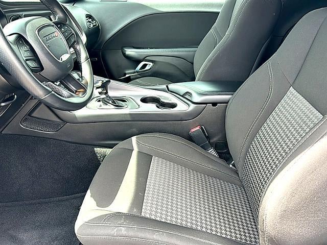 2023 Dodge Challenger SXT RWD