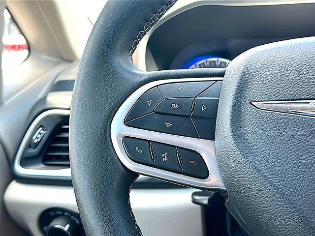 2023 Chrysler Voyager LX FWD