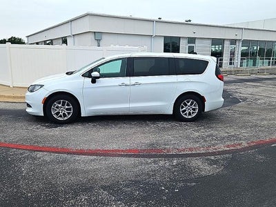 2023 Chrysler Voyager LX FWD