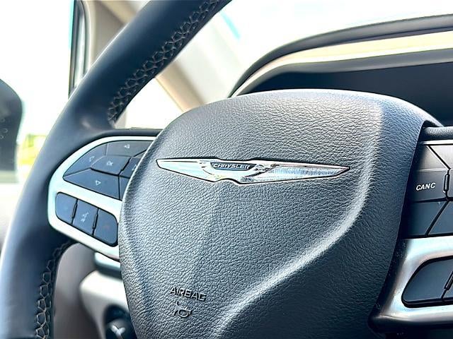 2023 Chrysler Voyager LX FWD