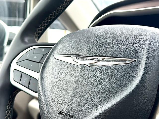 2022 Chrysler Voyager LX FWD