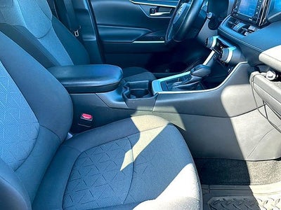 2020 Toyota RAV4 XLE FWD (GS)