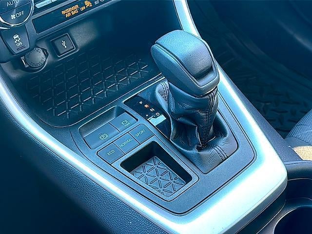 2020 Toyota RAV4 XLE FWD (GS)