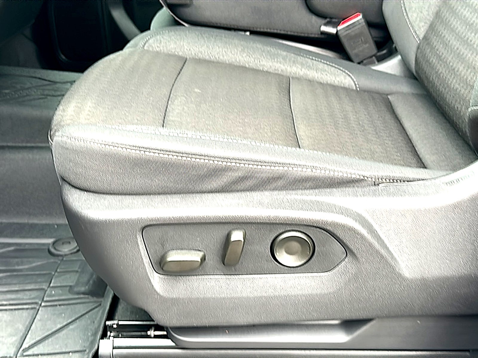 2026 Chevrolet Silverado 1500 4WD Crew Cab Standard Bed Custom