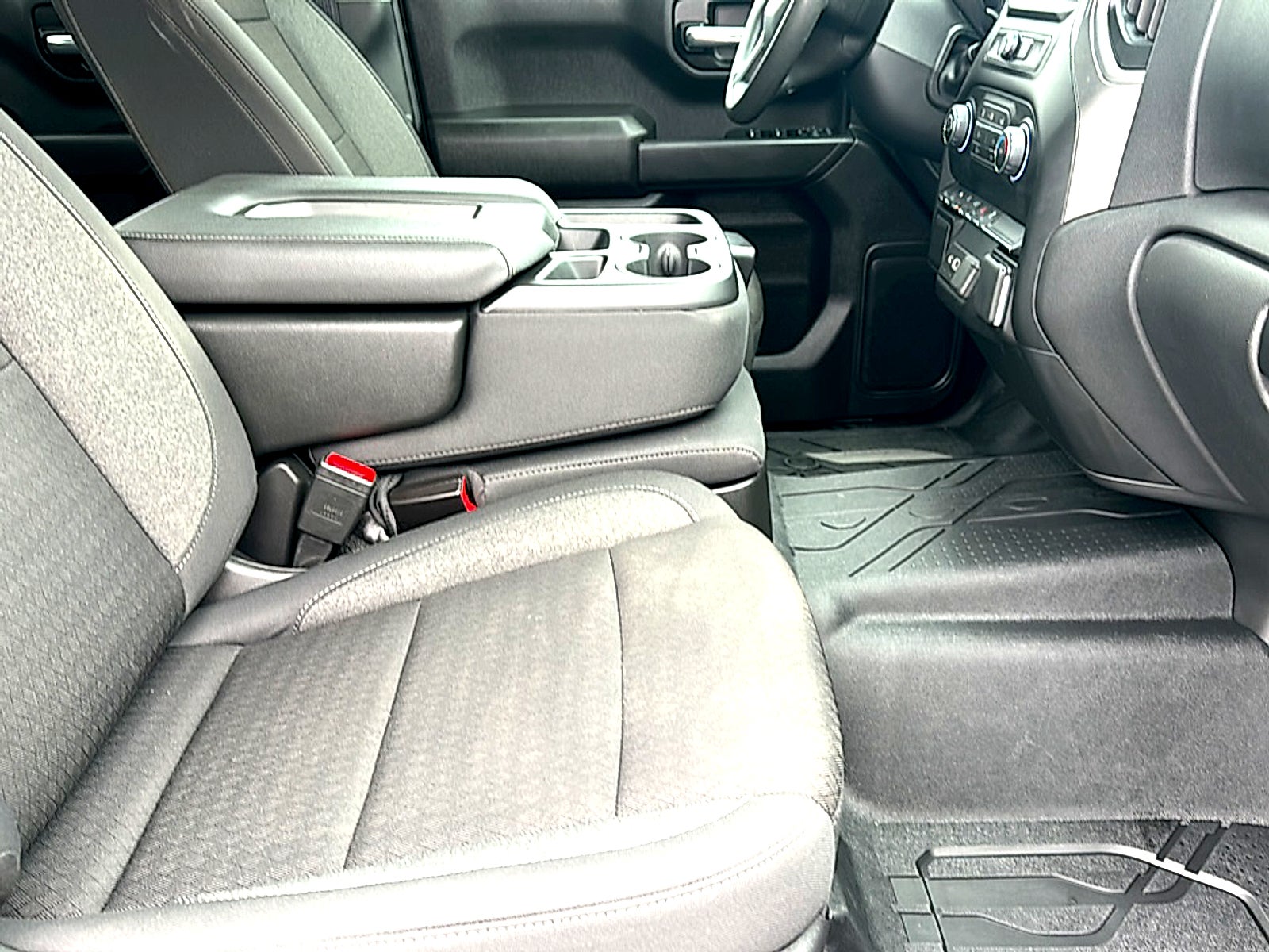 2026 Chevrolet Silverado 1500 4WD Crew Cab Standard Bed Custom