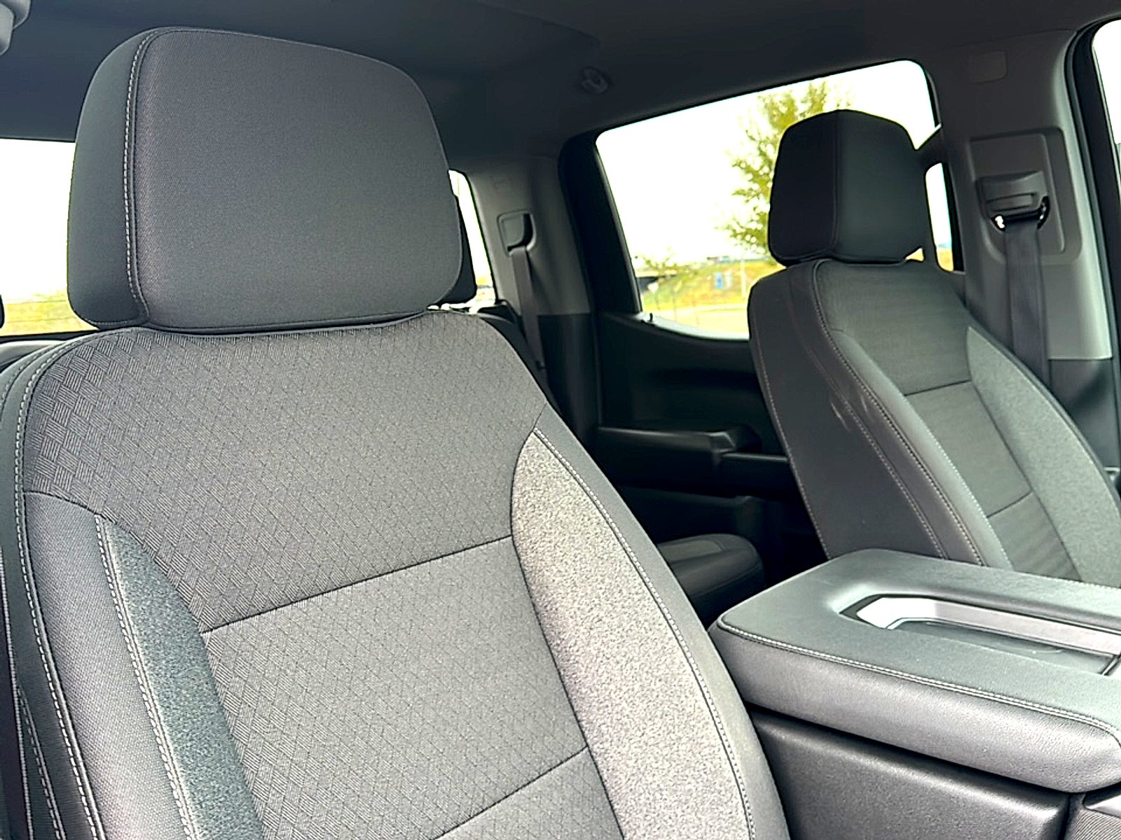2026 Chevrolet Silverado 1500 4WD Crew Cab Standard Bed Custom