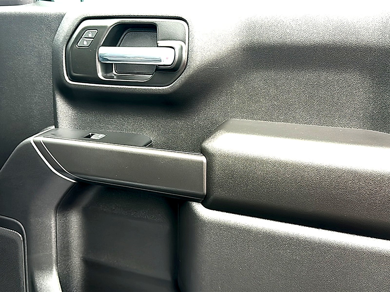 2026 Chevrolet Silverado 1500 4WD Crew Cab Standard Bed Custom