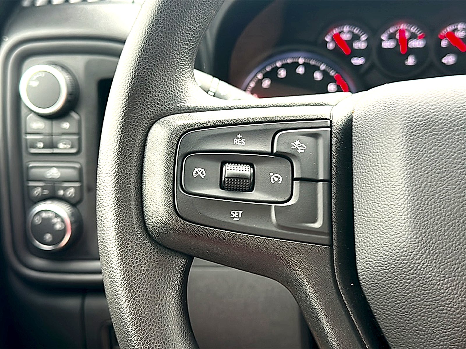 2026 Chevrolet Silverado 1500 4WD Crew Cab Standard Bed Custom