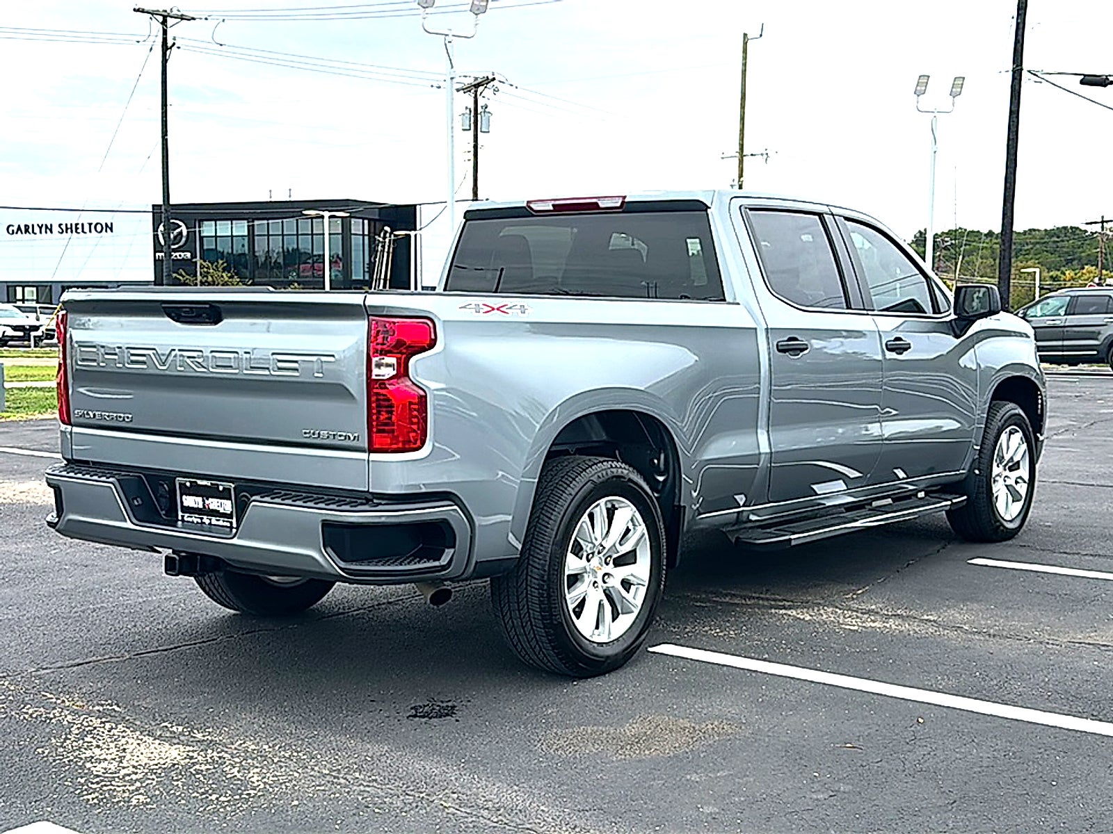 2026 Chevrolet Silverado 1500 4WD Crew Cab Standard Bed Custom