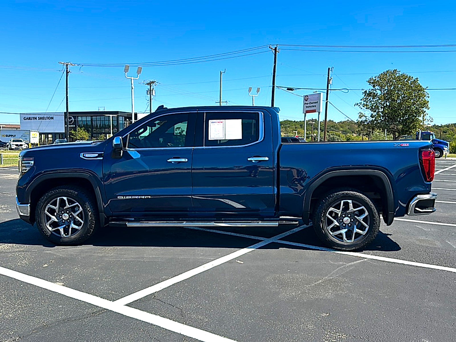 2023 GMC Sierra 1500 4WD Crew Cab Short Box SLT