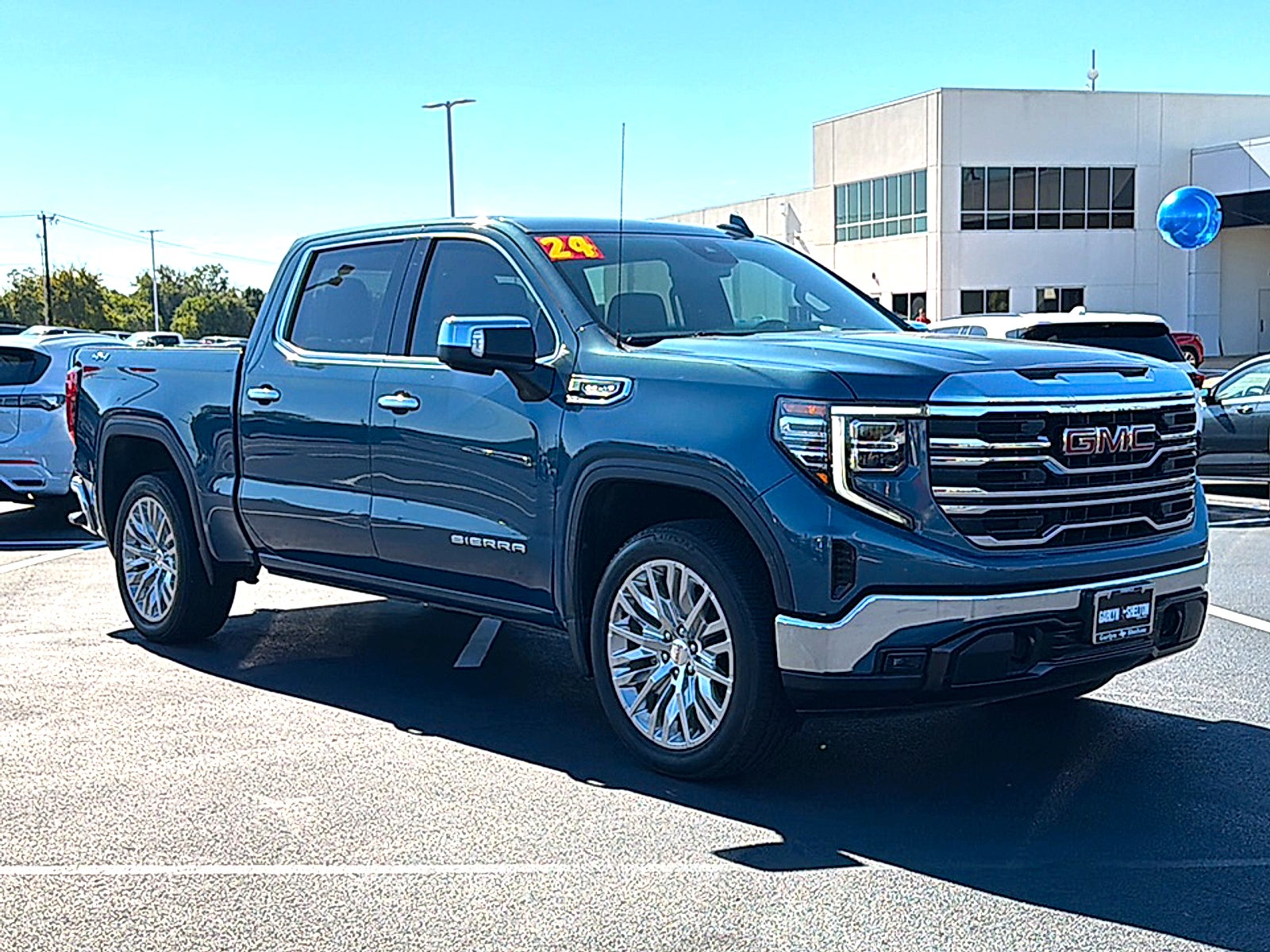 2024 GMC Sierra 1500 4WD Crew Cab Short Box SLT