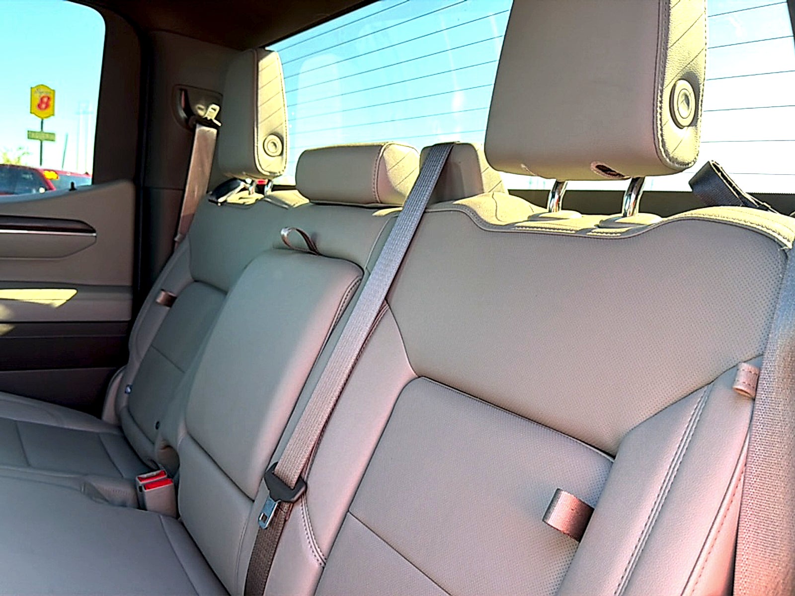 2024 GMC Sierra 1500 4WD Crew Cab Short Box SLT