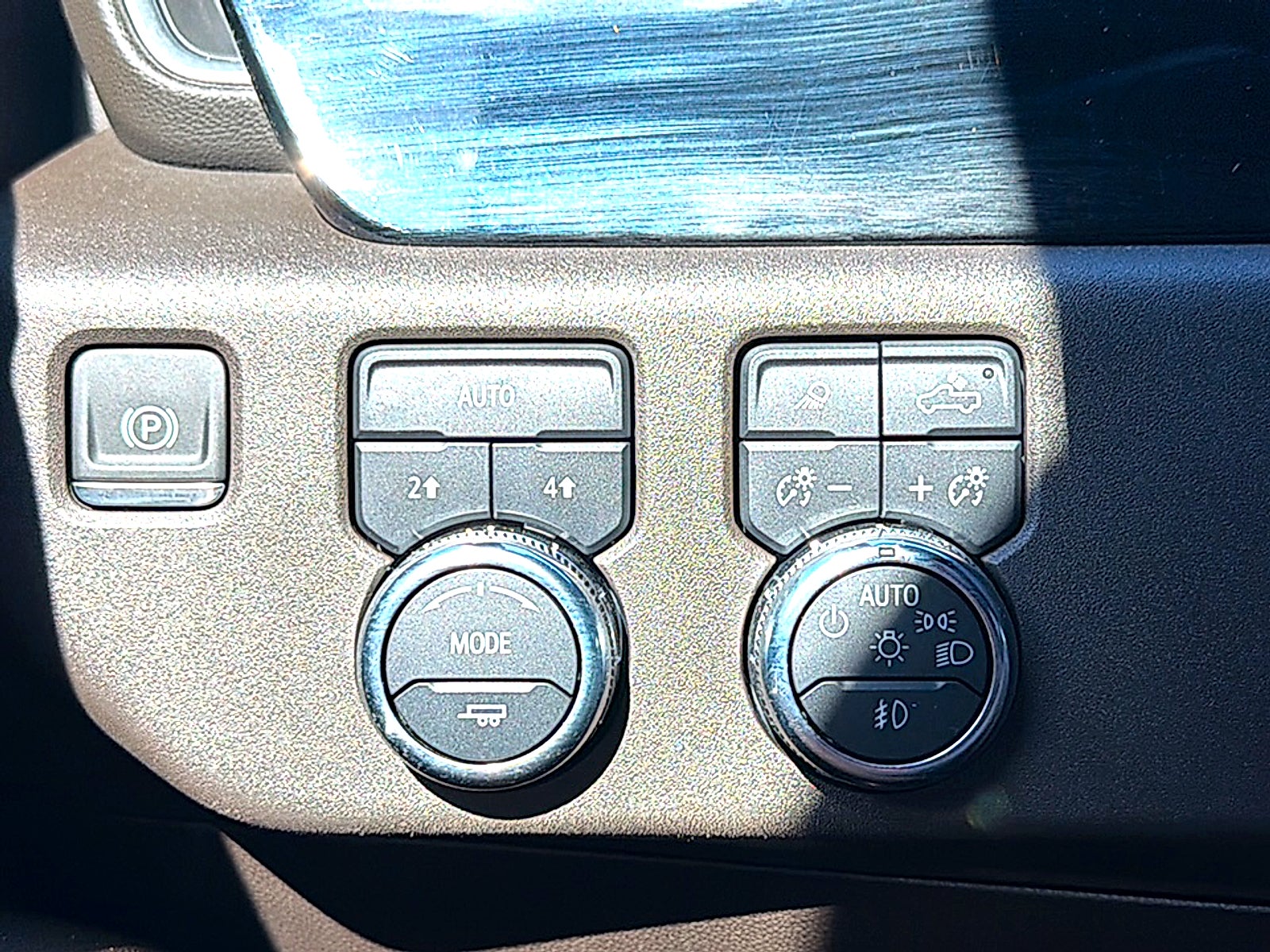 2024 GMC Sierra 1500 4WD Crew Cab Short Box SLT