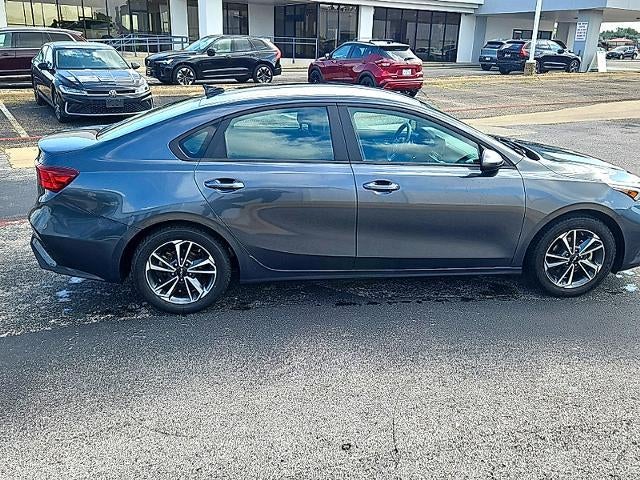 2024 Kia Forte LXS IVT