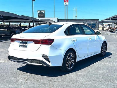 2024 Kia Forte LXS IVT