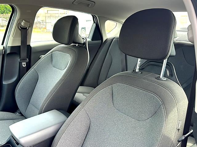 2025 Kia K4 LXS FWD