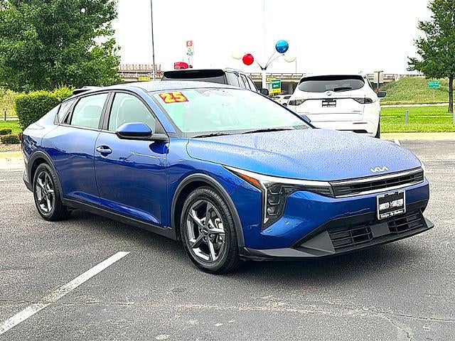 2025 Kia K4 LXS FWD