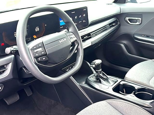 2025 Kia K4 LXS FWD