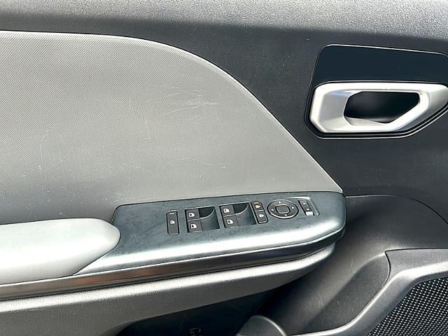 2025 Kia K4 LXS FWD