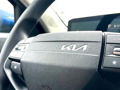 2025 Kia K4 LXS FWD