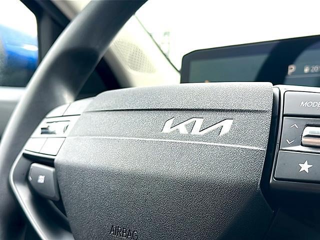 2025 Kia K4 LXS FWD