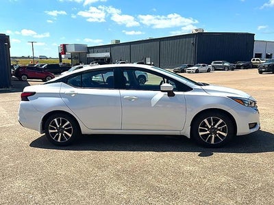 2025 Nissan Versa SV CVT