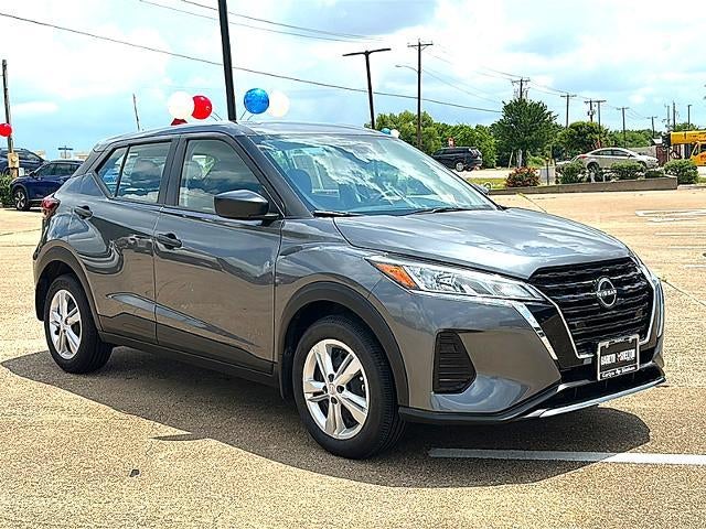 2025 Nissan Kicks Play S FWD
