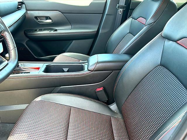 2025 Nissan Kicks SR FWD