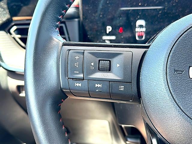 2025 Nissan Kicks SR FWD