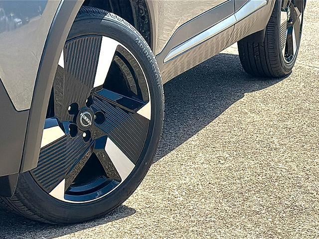 2025 Nissan Kicks SR FWD