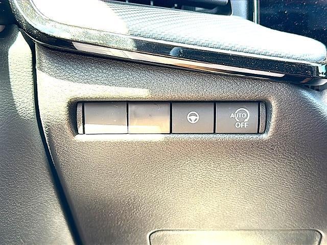 2025 Nissan Kicks SR FWD